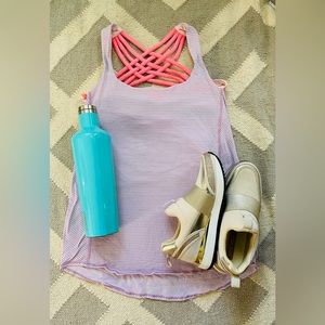EUC Lululemon No Limits Tank Top Shelf Bra Size 6 Coral 🪸